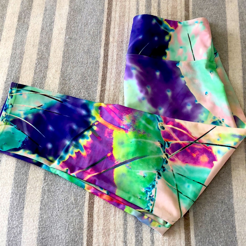 XS Onzie Capri pants